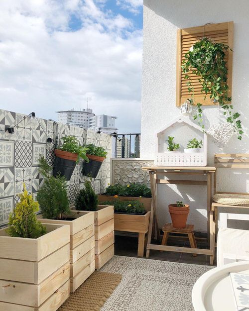 Design Tricks for Balcony Garden 19