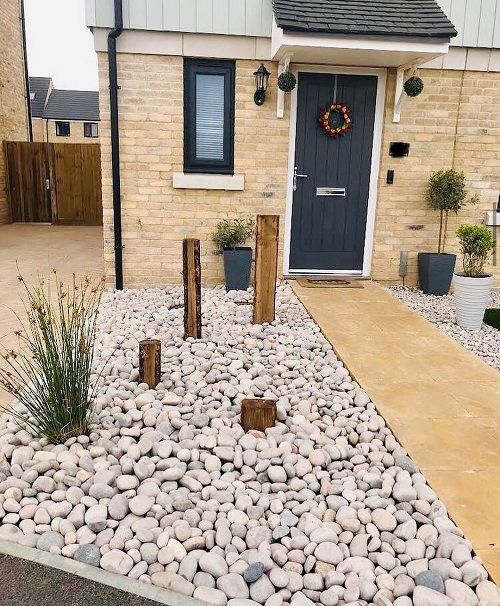 Amazing Ideas for Using Pebbles in the Garden